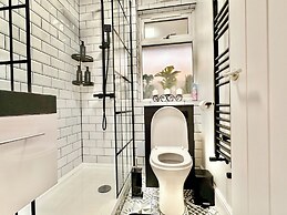 Clapham 3-bed Flat, Sleeps 6 With Free Parking