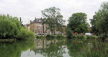 Clapham 3-bed Flat, Sleeps 6 With Free Parking