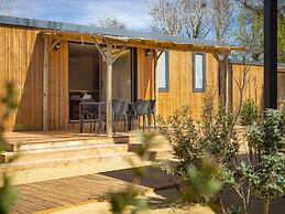 Stylish Agde Chalet Pool