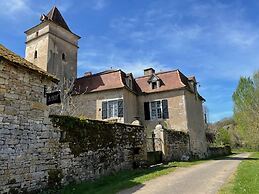Historic Mansion by River Cenevieres