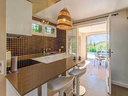 Villa in Cavalaire With Sea View & Pool