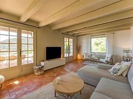 Villa in Cavalaire With Sea View & Pool