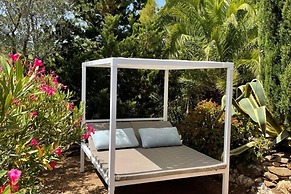 Villa in Cavalaire With Sea View & Pool