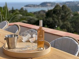 Villa in Cavalaire With Sea View & Pool