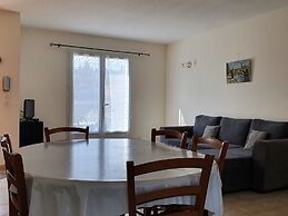 Spacious Holiday Home in Aigues Vives