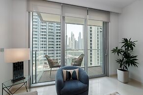 Contemporary 1BR w Dubai Marina Glimpse