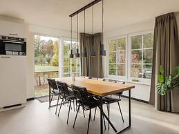 Scenic Villa Retreat With Pets