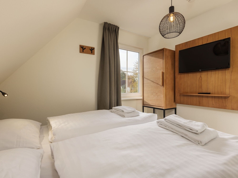 Scenic Villa Retreat With Pets