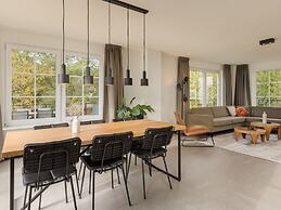 Scenic Villa Retreat With Pets
