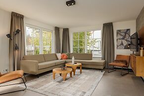 Scenic Villa Retreat With Pets