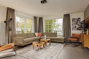 Scenic Villa Retreat With Pets