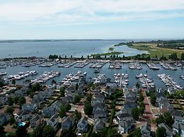 Suite in Hellevoetsluis by the Beach