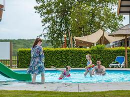 Comfortable Glamping Tent With Wifi in Limburg