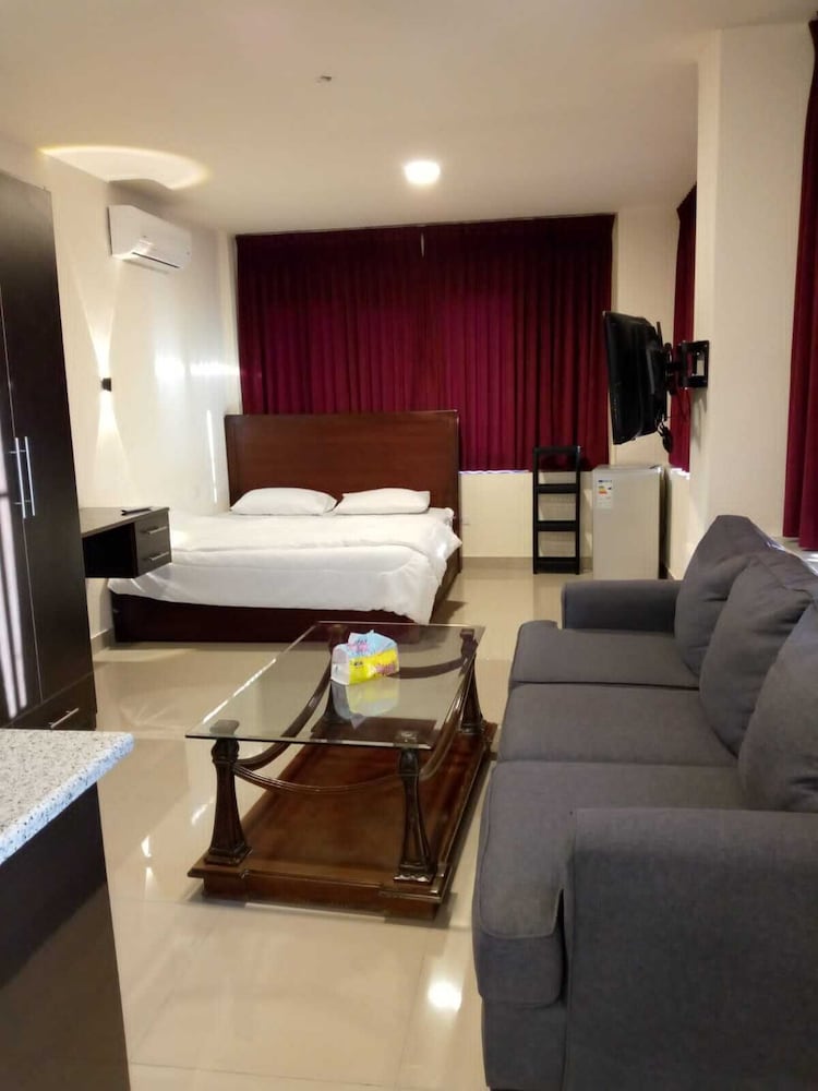 Monument Suites