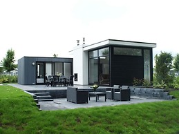 Elegant Chalet 25 km Amsterdam