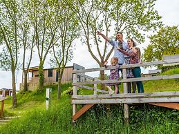 Comfortable Air-conditioned Chalet in Limburg