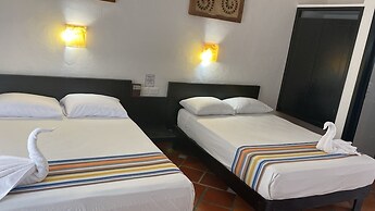 Plaza Nardos Hotel & Suites