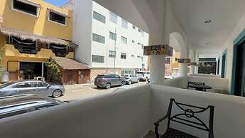 Plaza Nardos Hotel & Suites