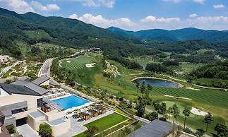 Sagewood Hong Cheon