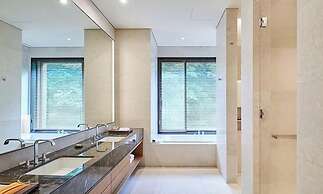 Sagewood Hong Cheon