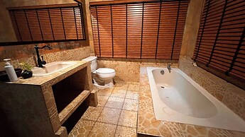 Kawarin Secret Hut Hotel and Resort