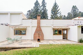 Scenic Haven Cozy Pet Friendly Retreat