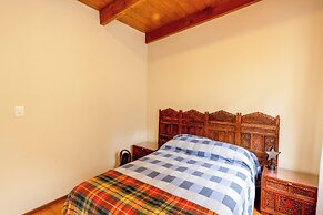 Scenic Haven Cozy Pet Friendly Retreat