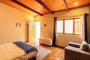 Scenic Haven Cozy Pet Friendly Retreat