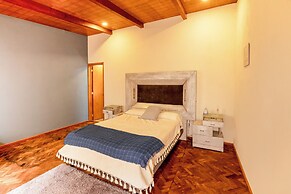 Scenic Haven Cozy Pet Friendly Retreat