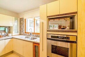 Scenic Haven Cozy Pet Friendly Retreat