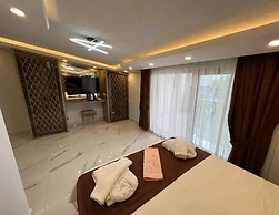Alp Ateş Suit