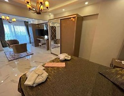 Alp Ateş Suit