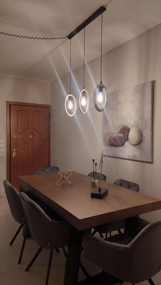 Modern Elegant Apt in Glyfada w Balcony