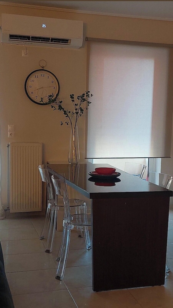 Modern Elegant Apt in Glyfada w Balcony