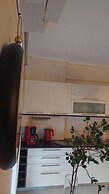Modern Elegant Apt in Glyfada w Balcony