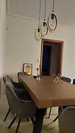 Modern Elegant Apt in Glyfada w Balcony