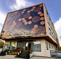 HOTEL HARIVILAS