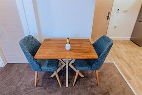 Roys Hotel & Suites