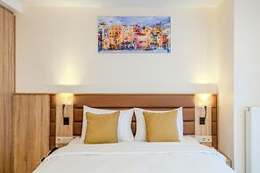 Roys Hotel & Suites