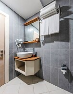 Roys Hotel & Suites