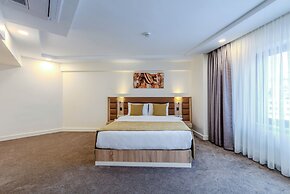 Roys Hotel & Suites