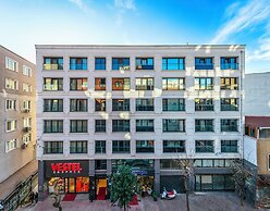Roys Hotel & Suites