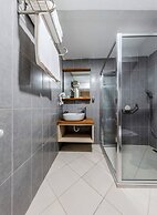 Roys Hotel & Suites