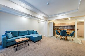 Roys Hotel & Suites