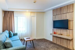 Roys Hotel & Suites