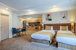Roys Hotel & Suites