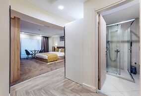 Roys Hotel & Suites