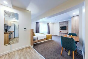 Roys Hotel & Suites