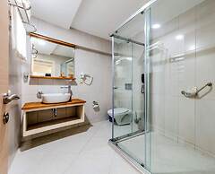 Roys Hotel & Suites