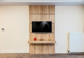 Roys Hotel & Suites